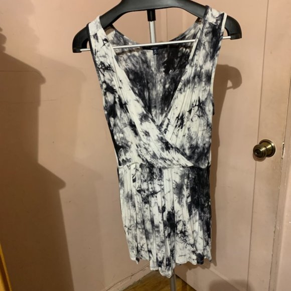 One CLothing Sleeveless Tie Dyed Romper - Picture 3 of 7